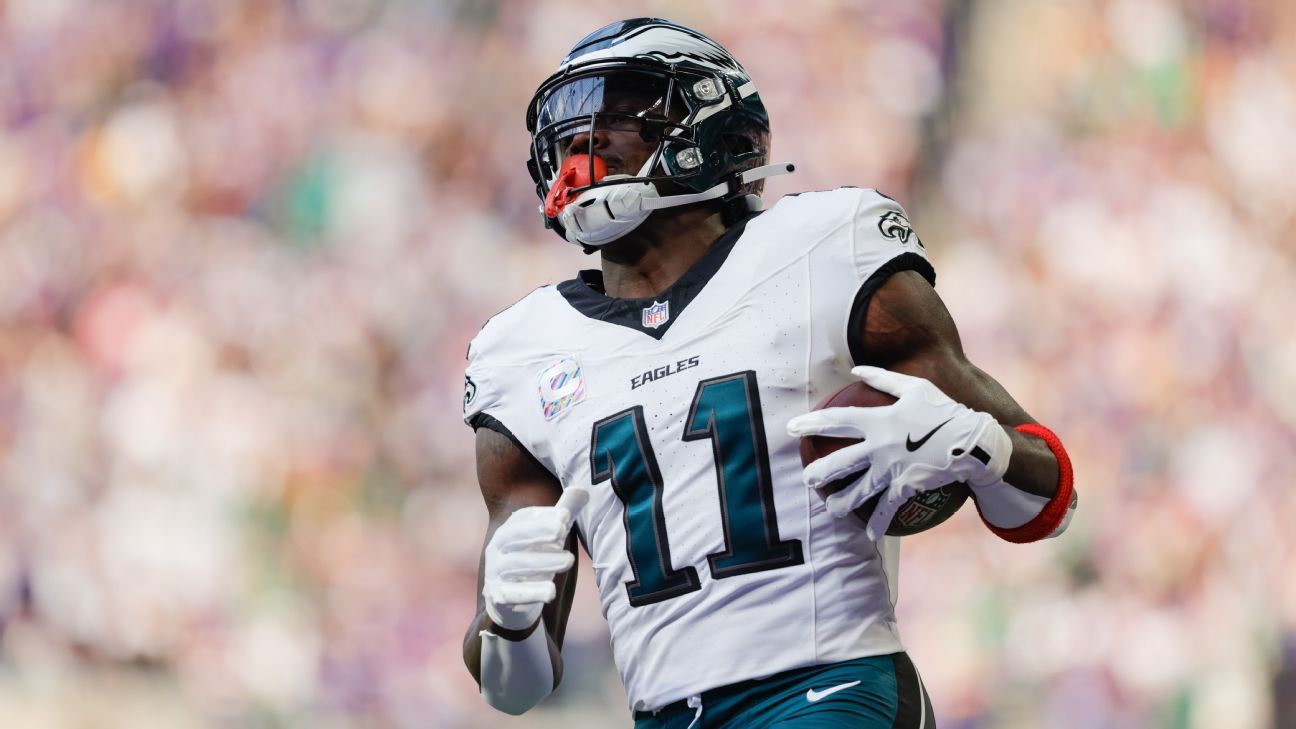 Sources: Eagles trade star WR Brown to Patriots
