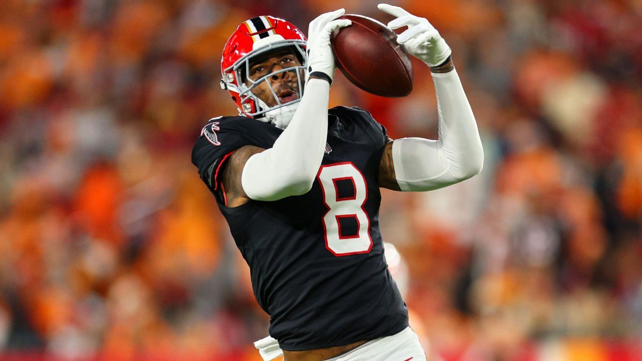 Sources: Falcons, TE Pitts agree to $54M deal