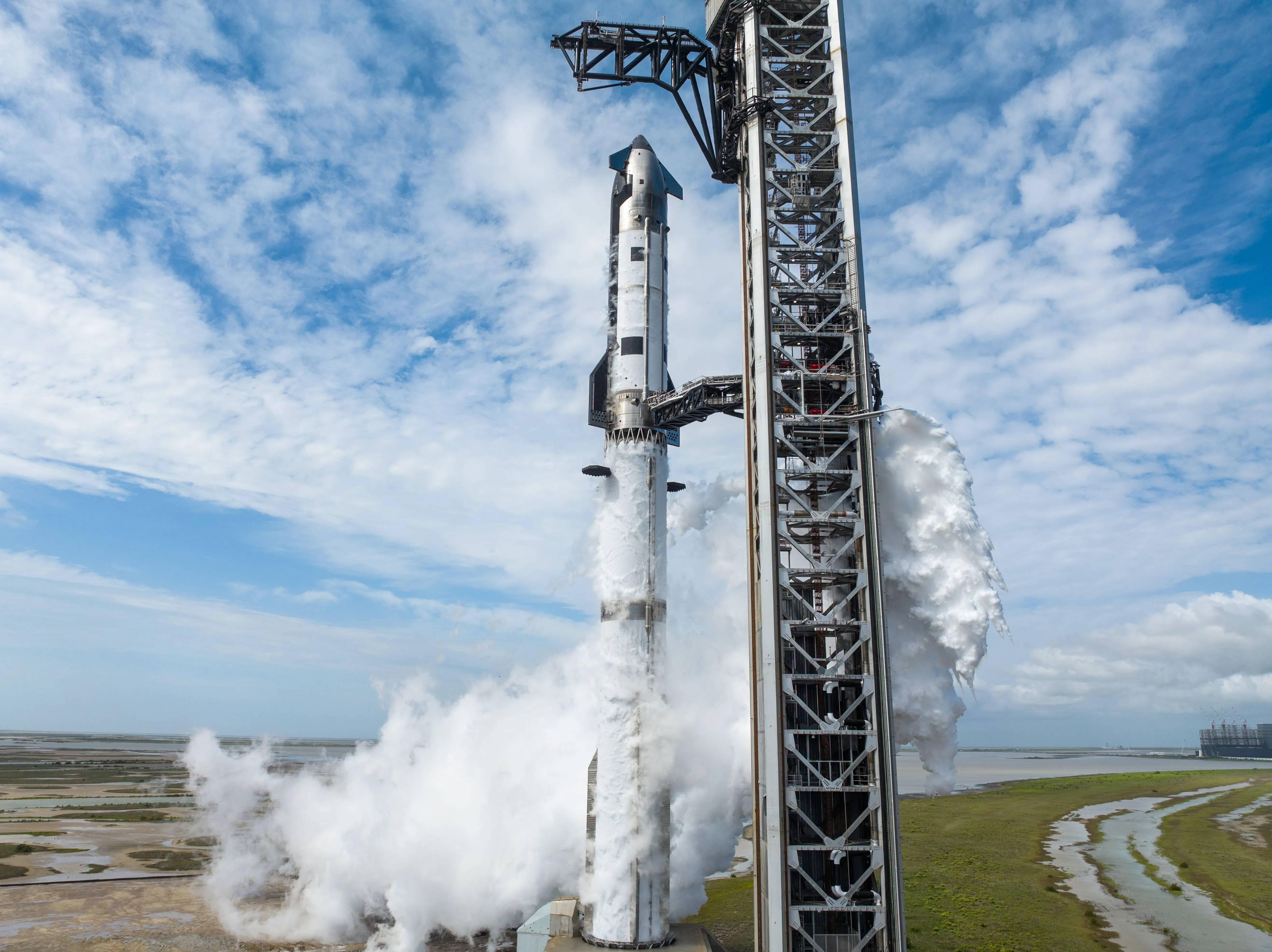 SpaceX opens at $150, an 11% pop for the most anticipated debut in history