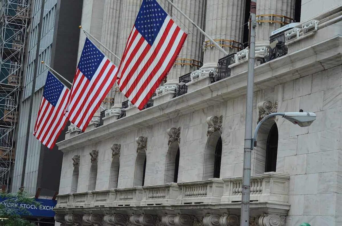 Stocks Settle Sharply Higher on Middle East Peace Hopes