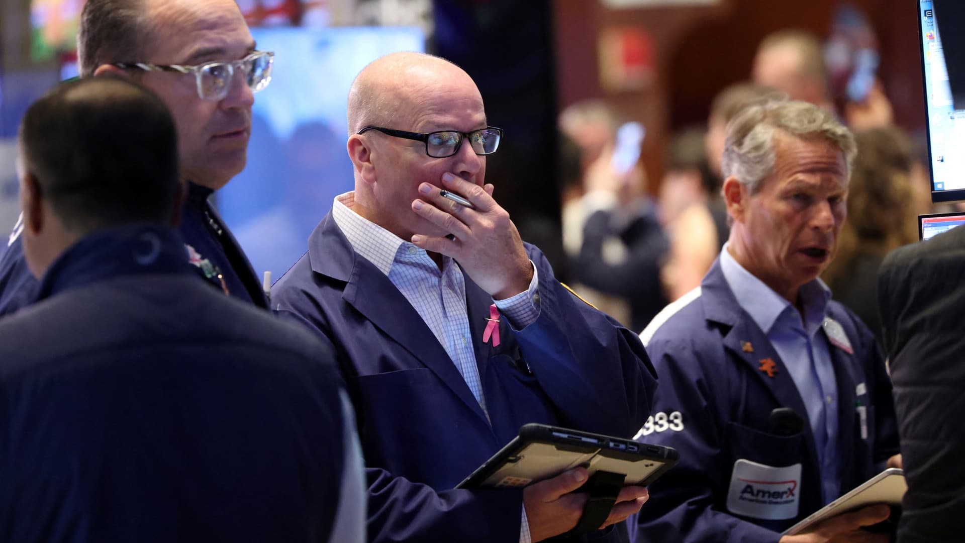 Tech rout intensifies as selloff grips global stocks