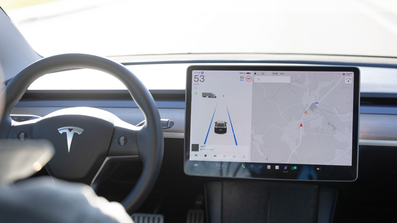 Tesla in autopilot crashed into Texas home, killing one