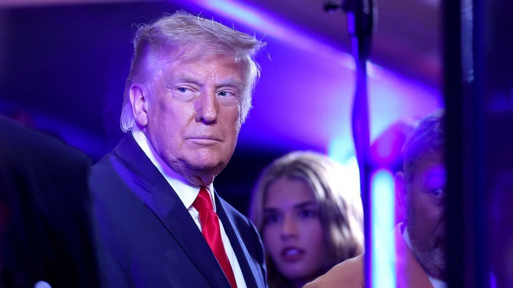 Trump first sitting president to attend NBA Finals...