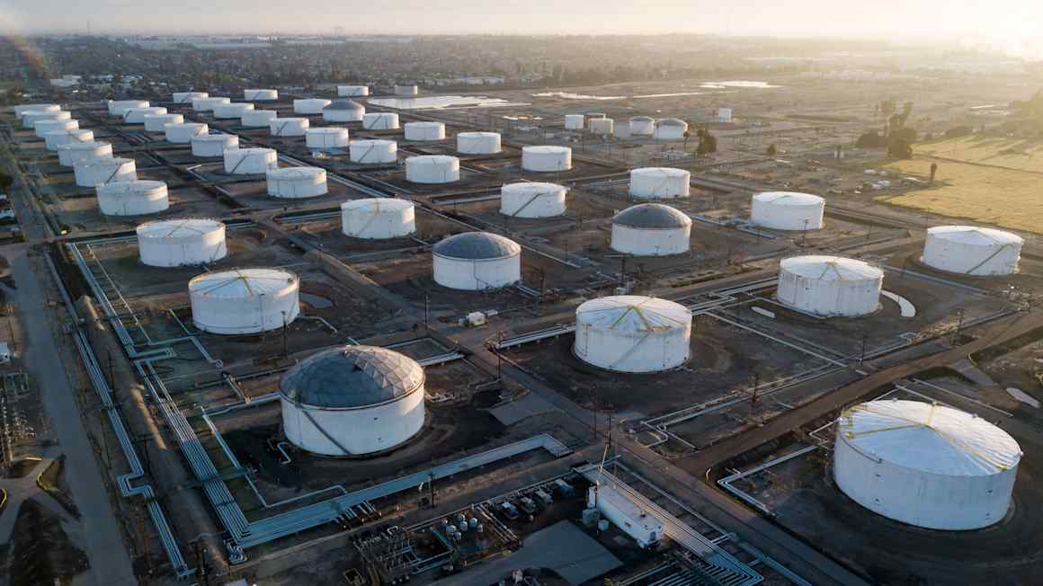 Trump’s Iran war drains US oil supplies to lowest level since 2004