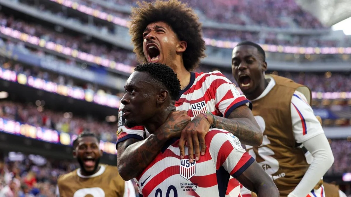 
                        USMNT Player Ratings: Folarin Balogun has arrived; Weston McKennie, Christian Pulisic dominate Paraguay
                    