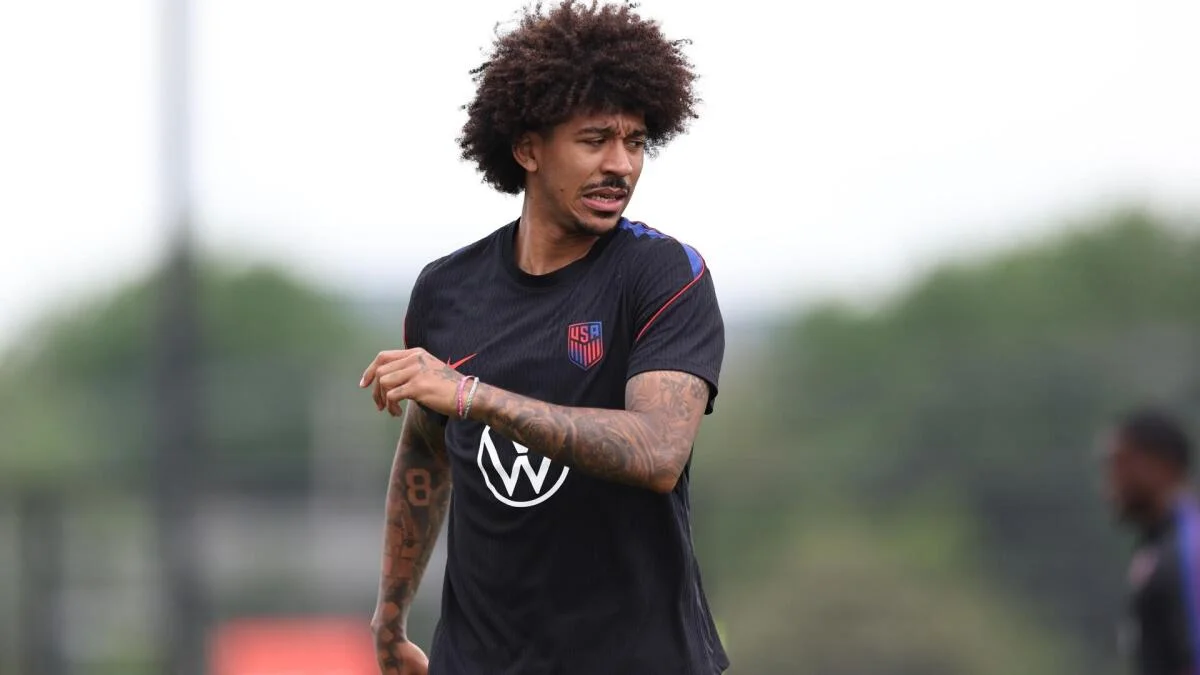 
                        USMNT's Chris Richards returns to full training days before World Cup opener; Tyler Adams doesn't practice
                    