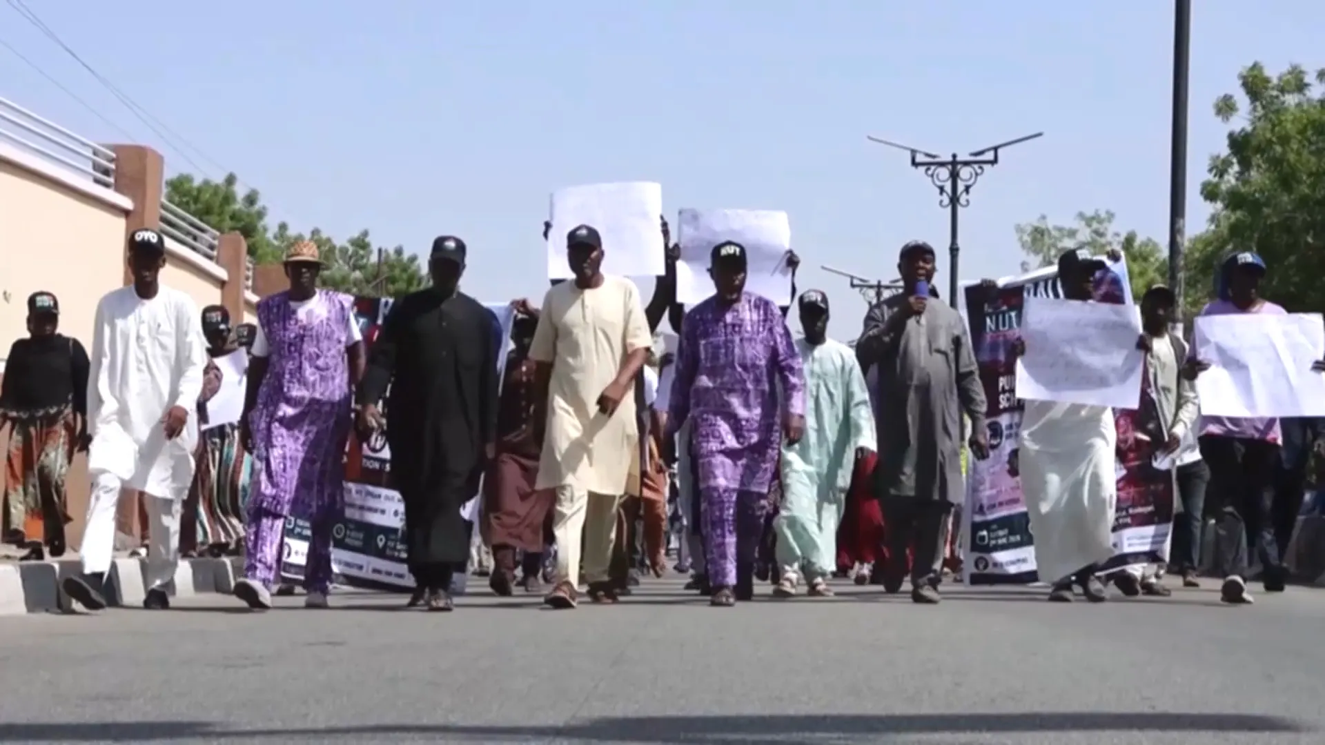 Video: Teachers in northern Nigeria protest abduction of school children