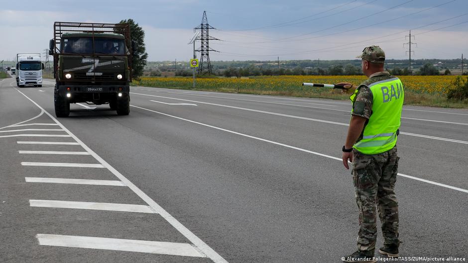 War in Ukraine: Kyiv strikes key Russian supply lines