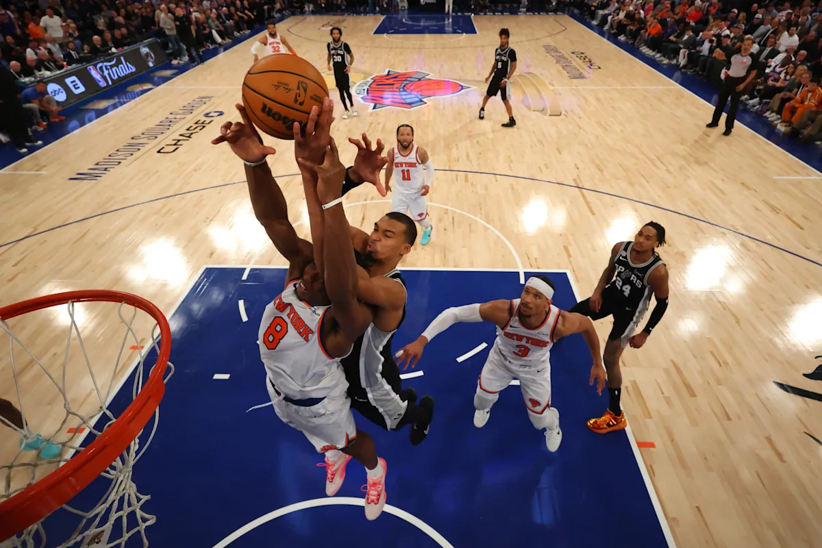 What happened after the Knicks lost? Fans brawl at Bryant Park