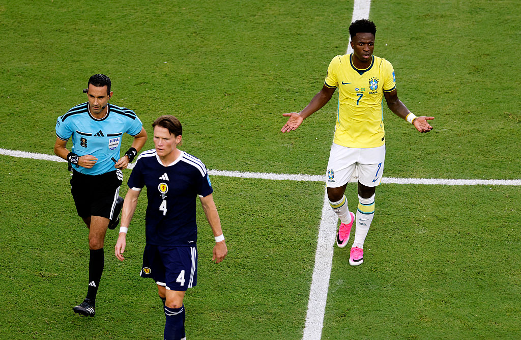 What was that? Vini Jr's disallowed goal goes viral 🎥