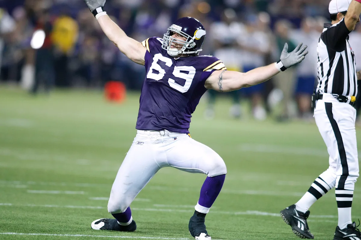 Who does PFF rank some of the best Vikings defensive players?
