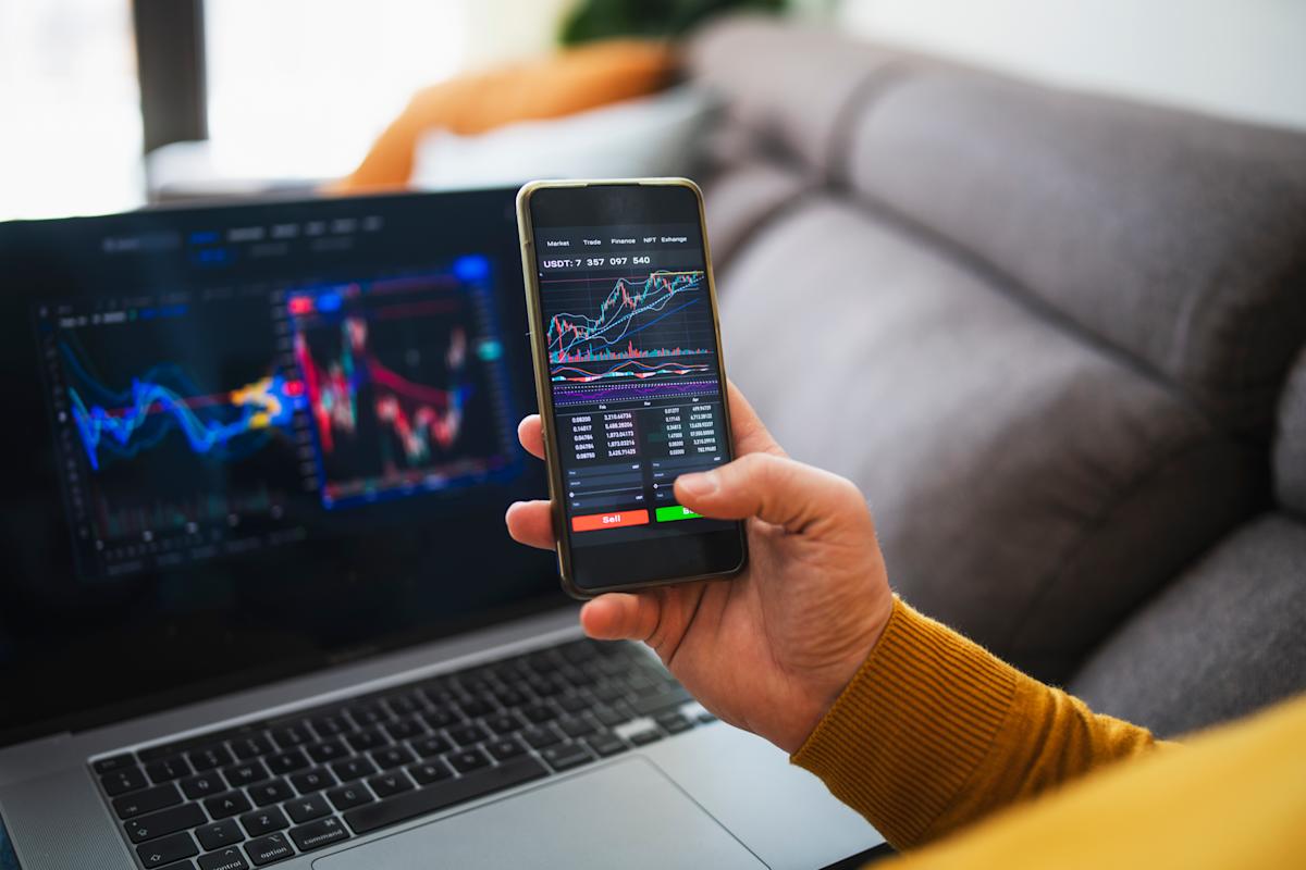 Your guide to managing crypto volatility with dollar-cost averaging