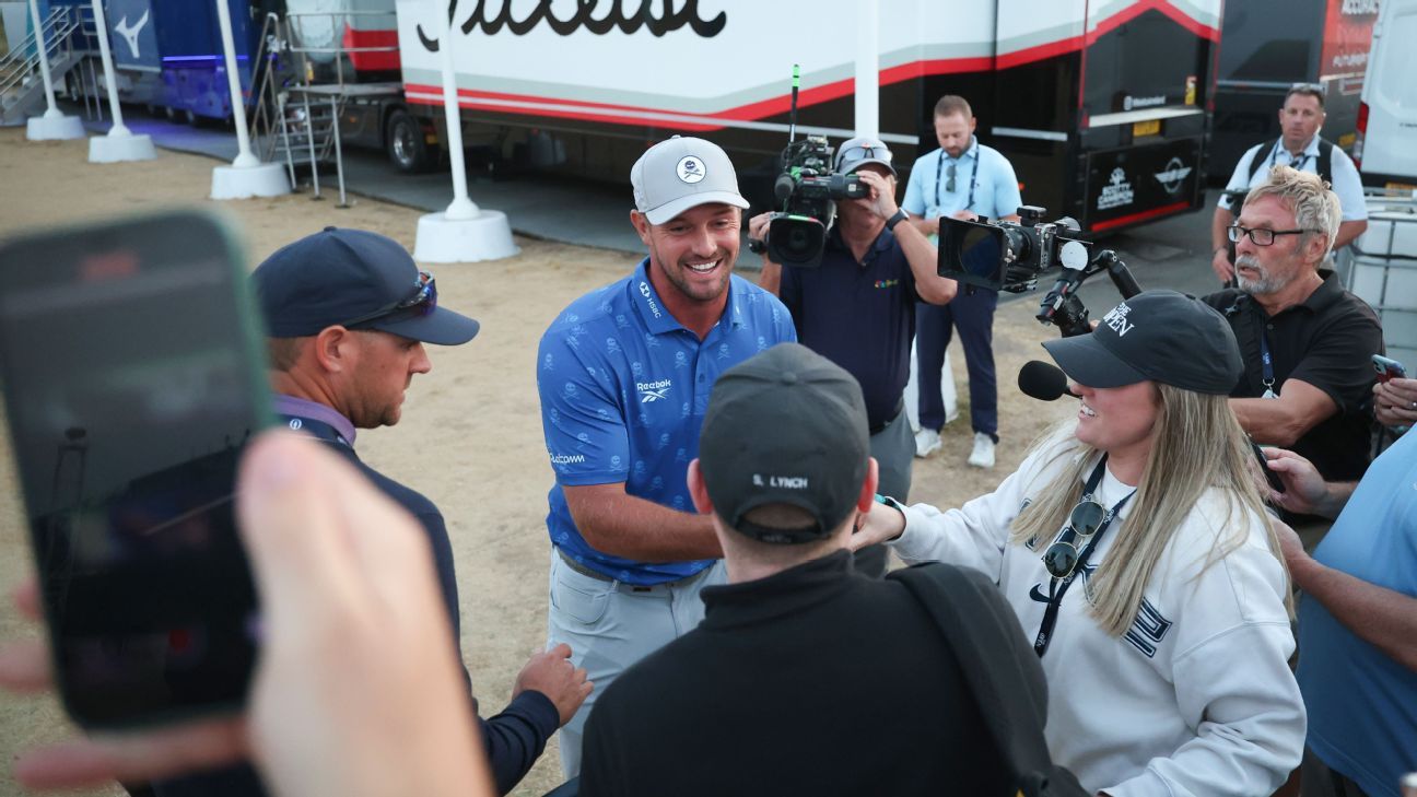 2-shot penalty stalls DeChambeau's Day 2 surge