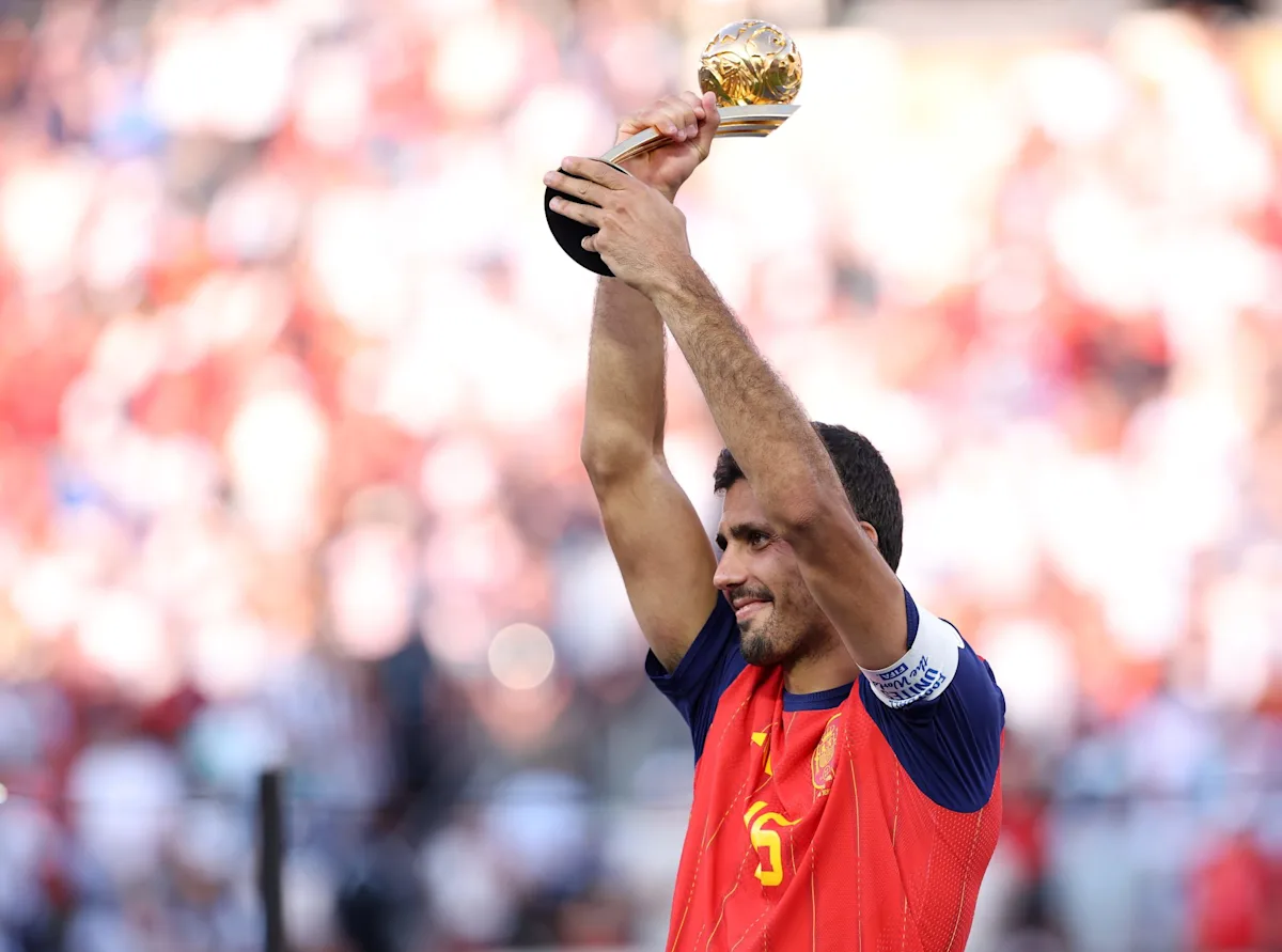 Barcelona considering attempt to hijack Manchester City superstar’s move to Real Madrid