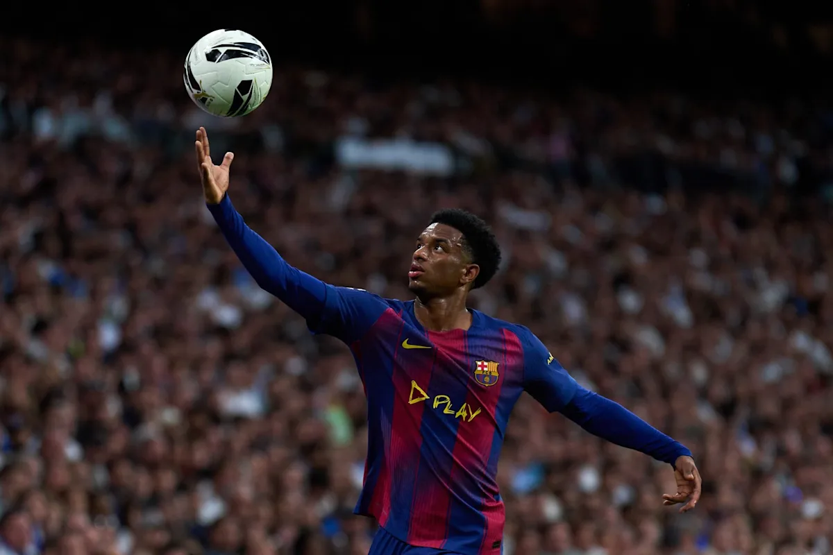Barcelona full-back absent from group training to manage workload