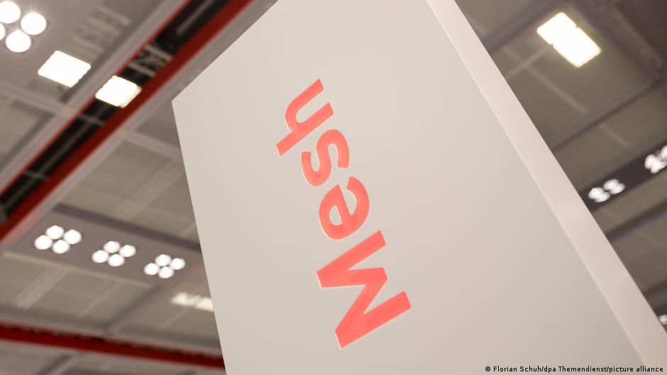 Could 'mesh networks' help overcome authoritarians' internet blocks?