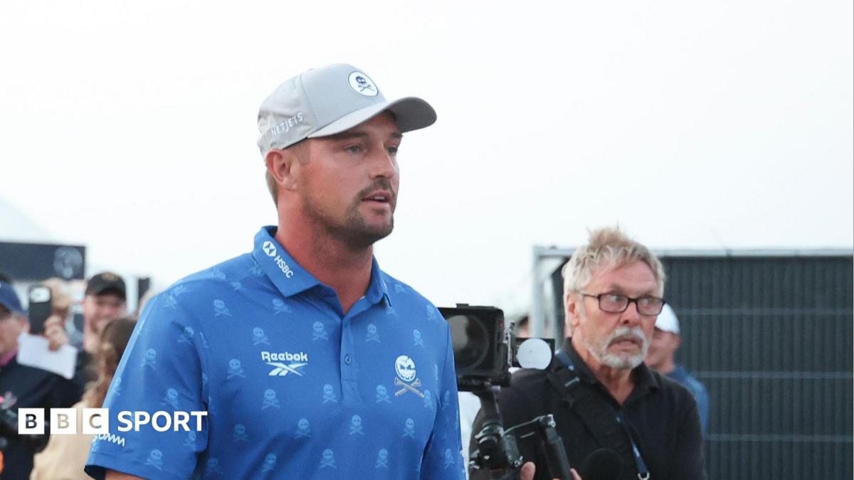 DeChambeau receives two-shot penalty in dramatic Open scenes