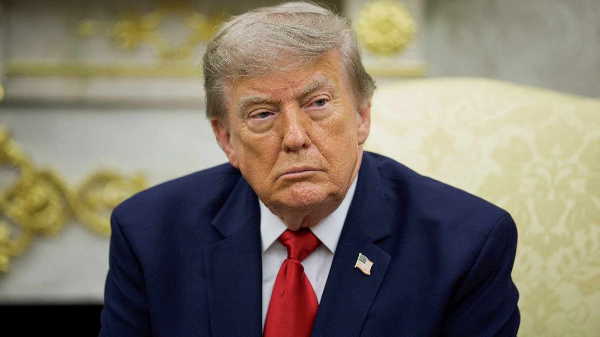 Economic outlook is worsening and Trump is getting blamed, CNBC survey finds
