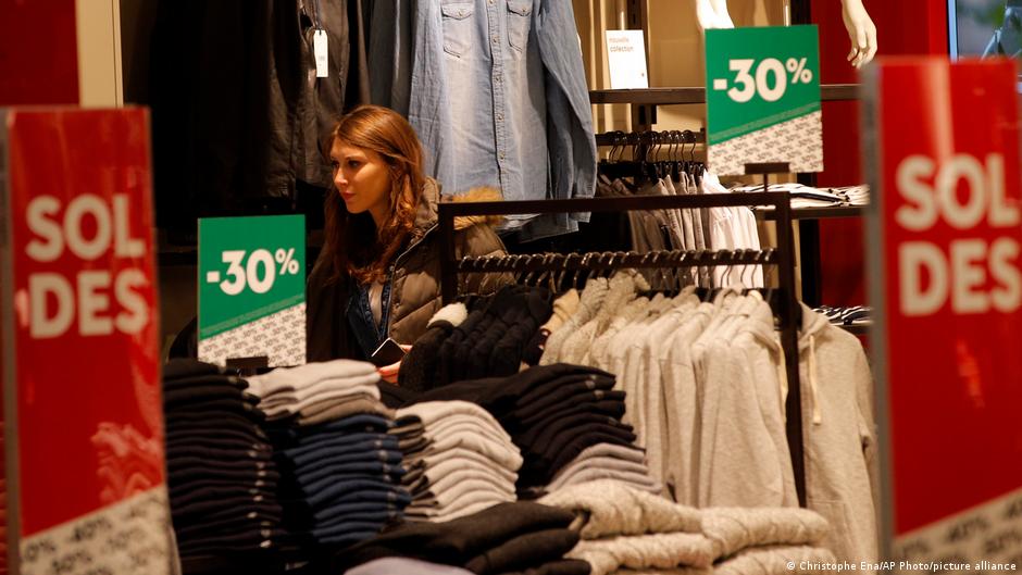 EU ban on destroying unsold clothes takes effect