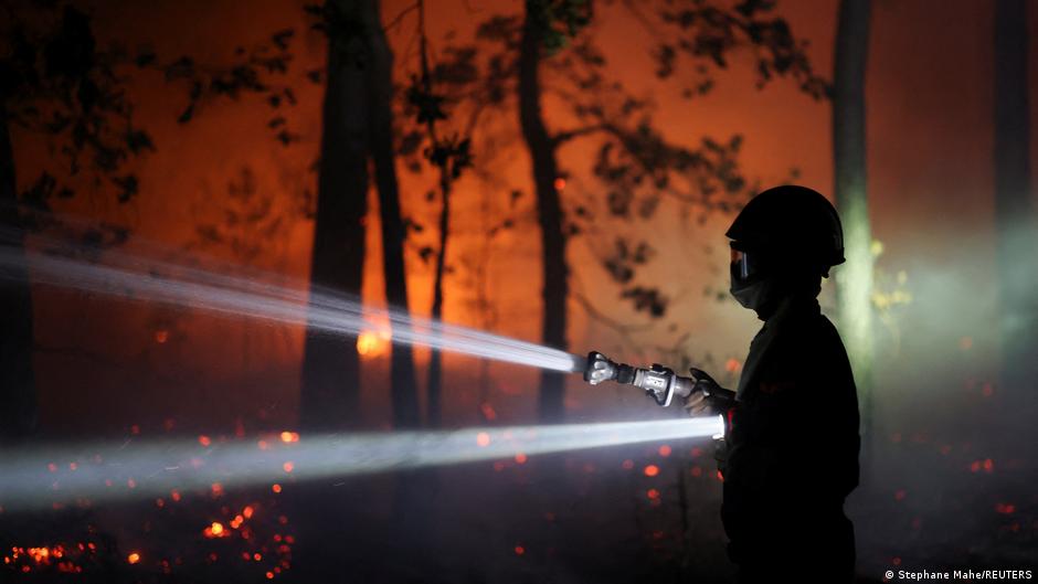 France arrests arson suspects amid Fontainebleau forest fire