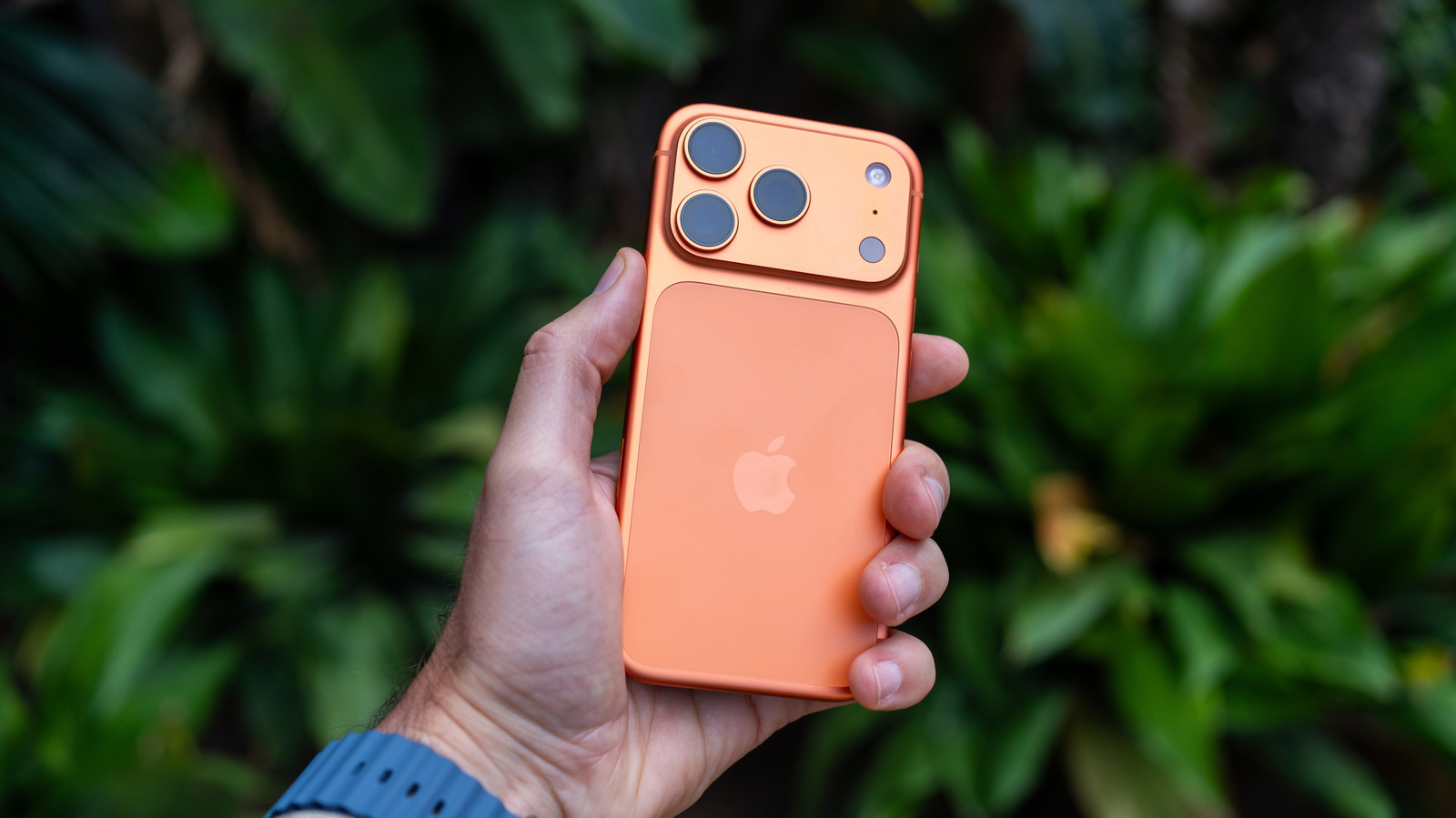 How long is a new iPhone actually supposed to last?