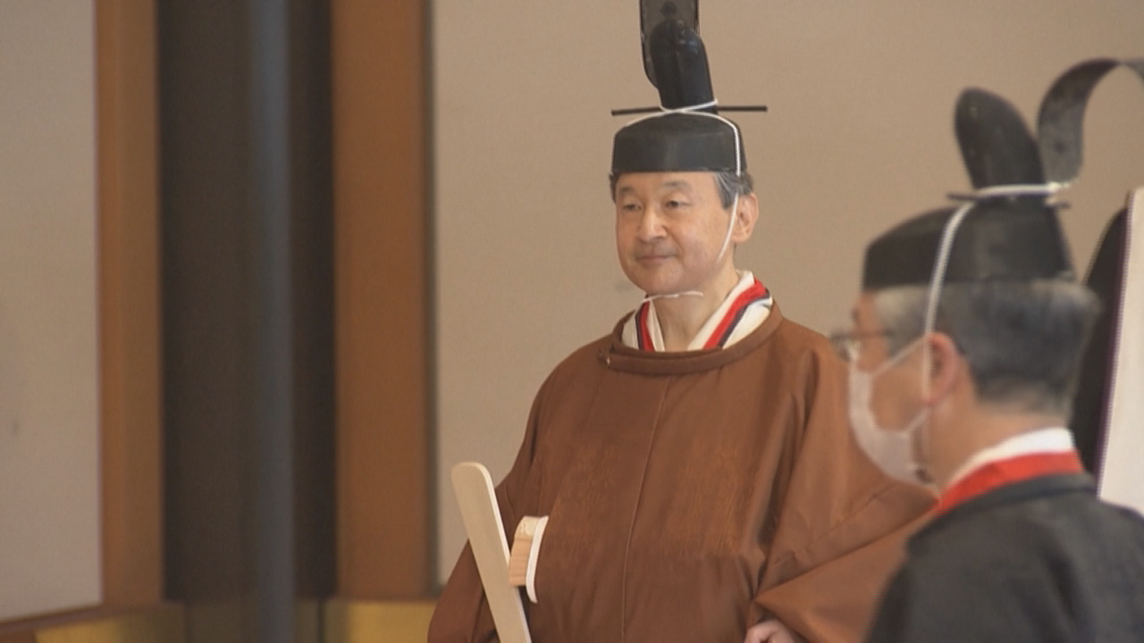 Japan changes imperial succession law but keeps ban on female emperor
