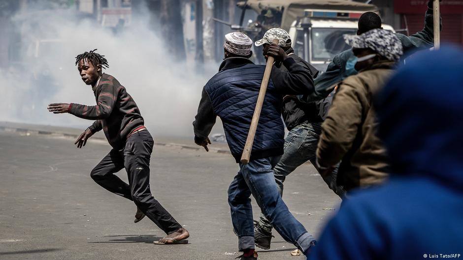 Kenya's 'political gangs' fuel election fears