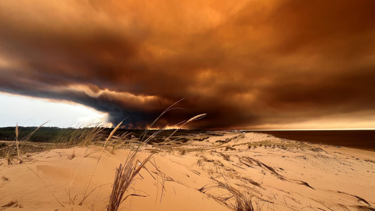 馃敶 Live: Southwestern France wildfire forces 44,000 to evacuate, destroys 12,500 hectares of forest