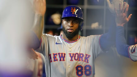 Mets Notes: Luis Robert Jr. working to find rhythm, outfield defense shows out in Milwaukee