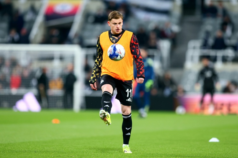 Newcastle winger Barnes signs long-term contract extension