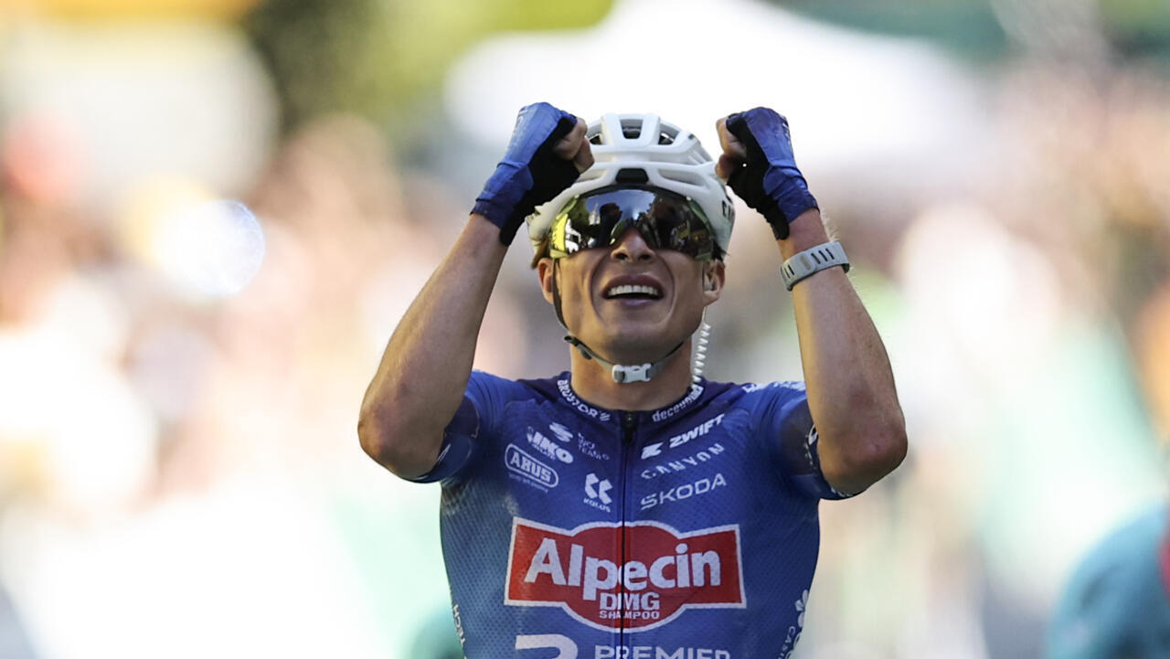 Philipsen wins Tour de France 17th stage