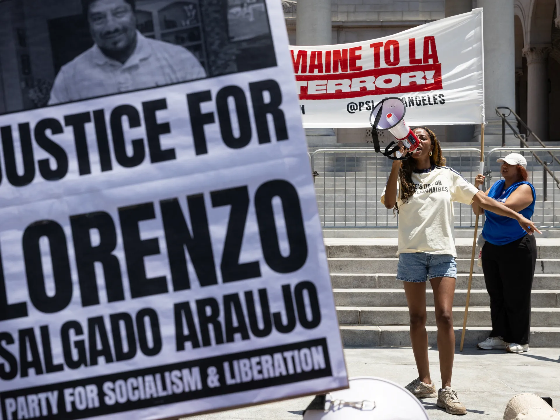 Protest held in Houston over ICE killing of Lorenzo Salgado Araujo