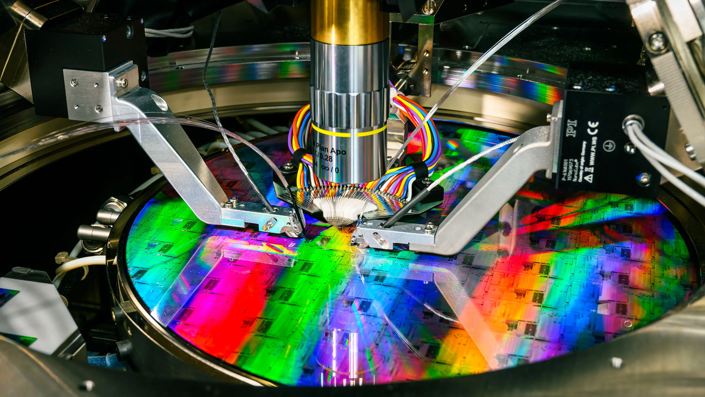PsiQuantum has a plan to make a massive quantum computer out of light