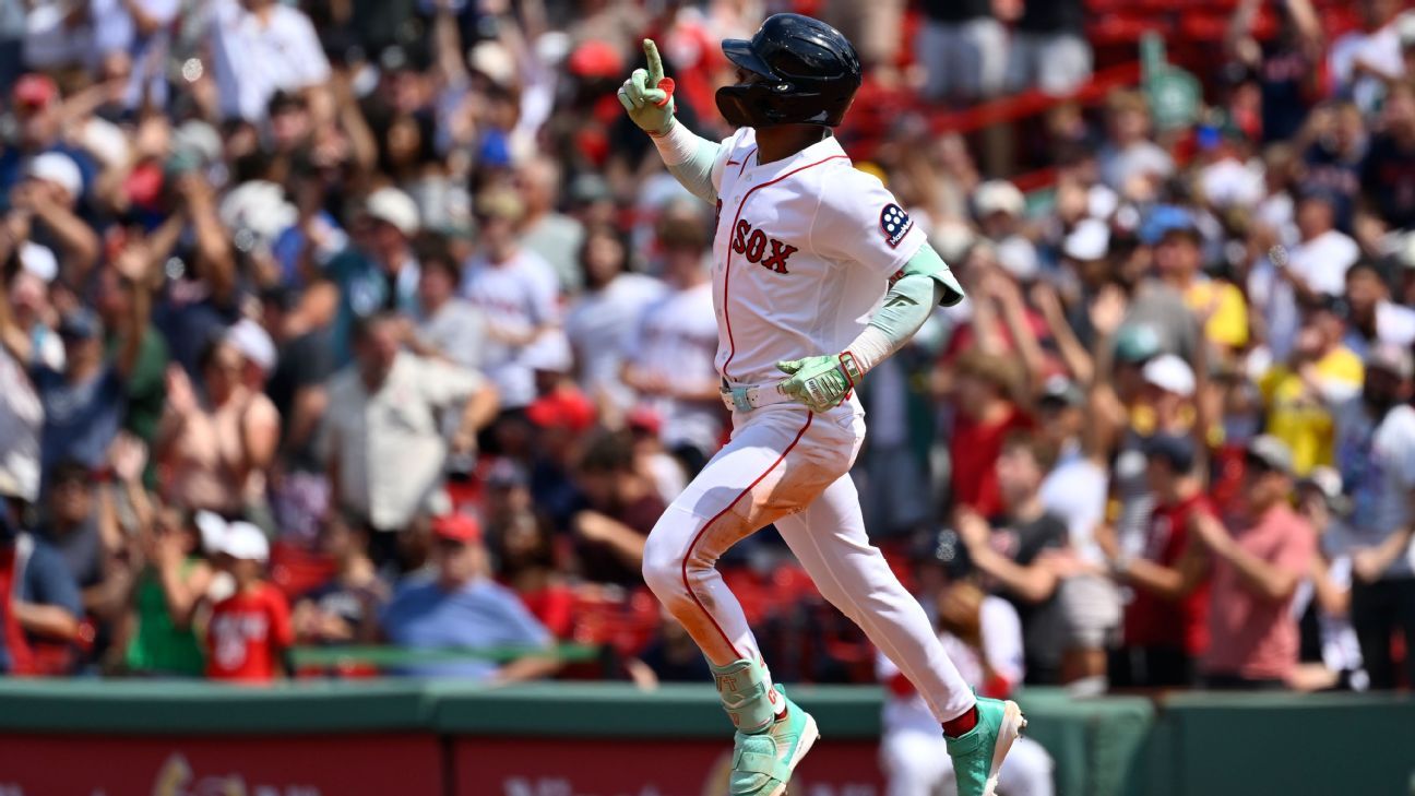 Red Sox match team record with 15th straight win