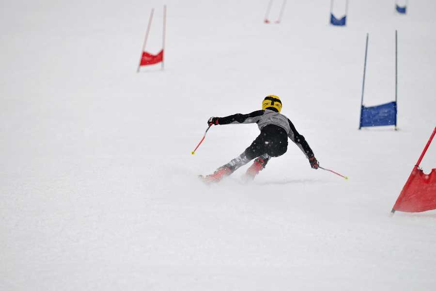 Resurfaced video of French skier’s groin incident has people giving the announcer a gold medal