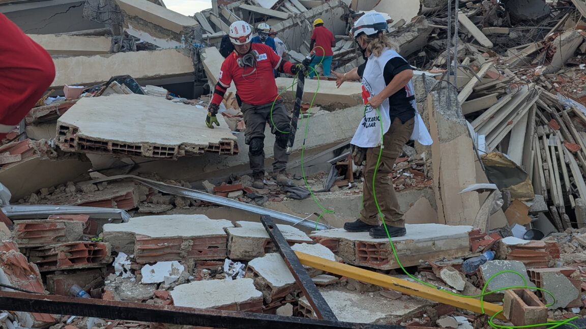 Robot snakes searched for Venezuela earthquake survivors in collapsed buildings