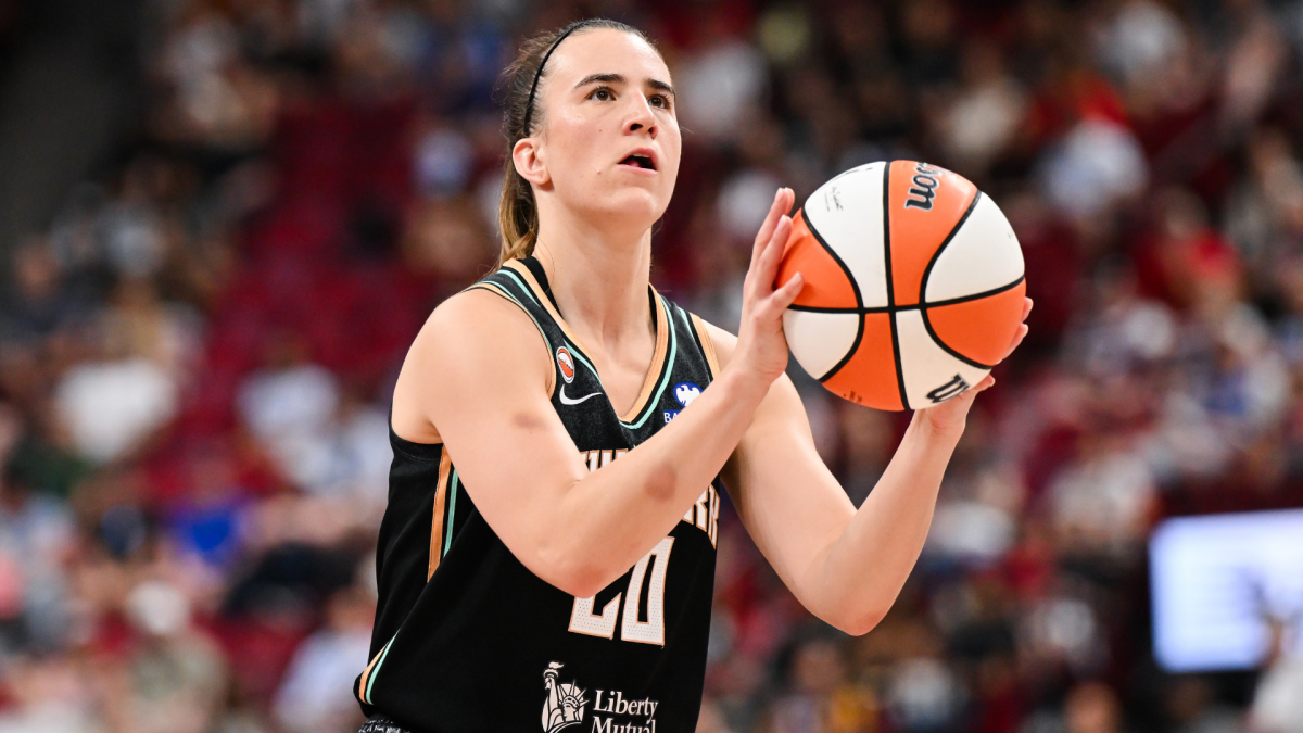 
                        Sabrina Ionescu denies report that she declined WNBA 3-point contest invitation: 'That was just false'
                    