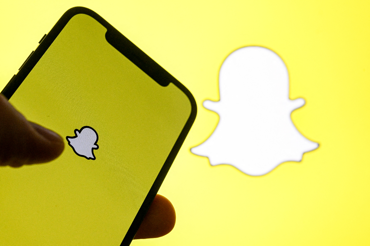 Snapchat now lets you share what you’re listening to in real time