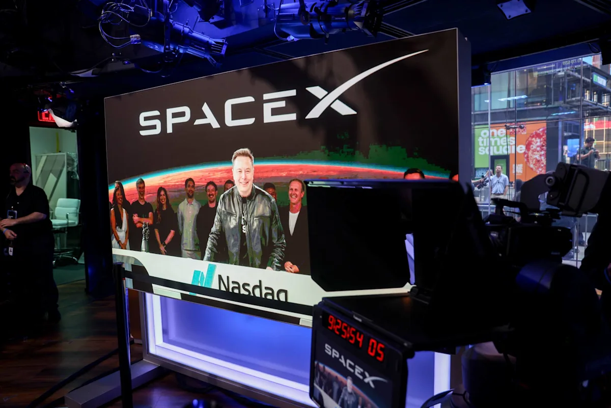 SpaceX stock hits an all-time low below IPO price, what it means for its 18,712 BTC