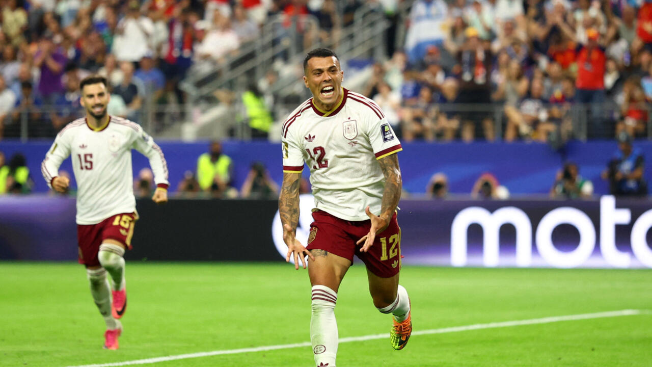 Spain deliver masterclass to sink French Armada and reach World Cup final