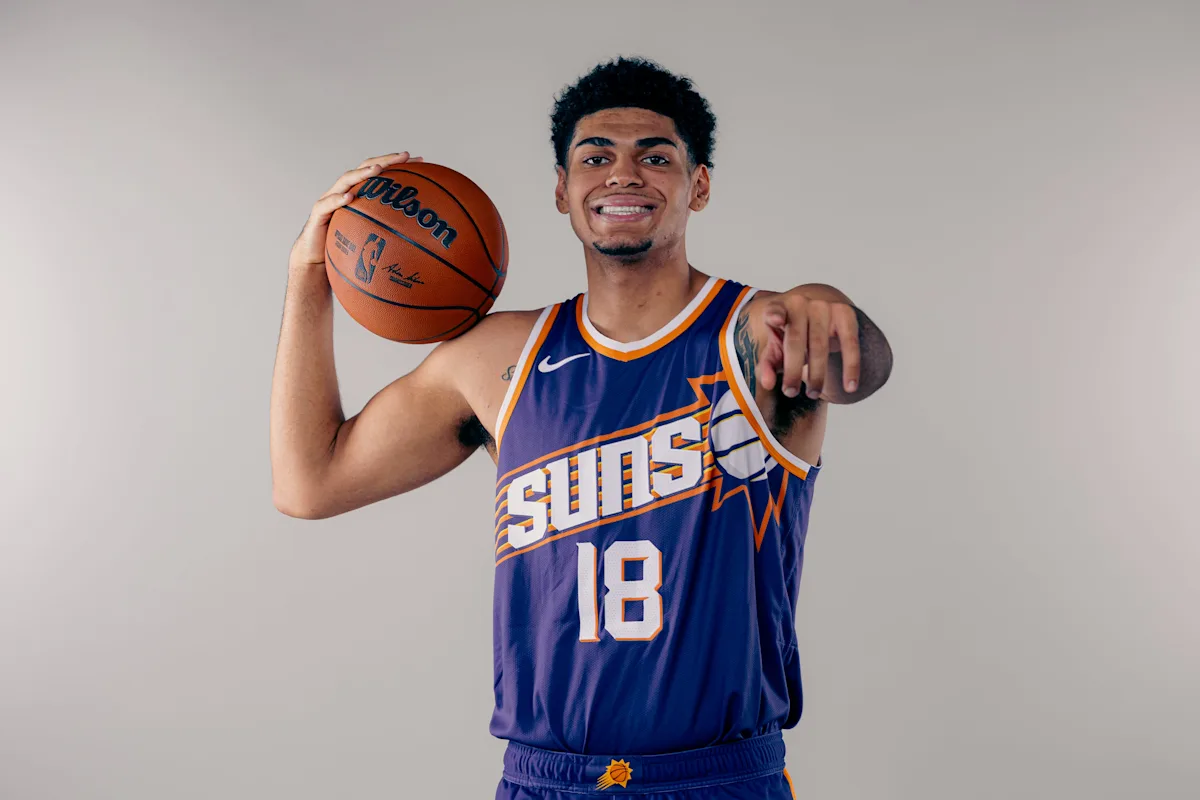 Suns' Koa Peat gives teammate Devin Booker ultimate compliment