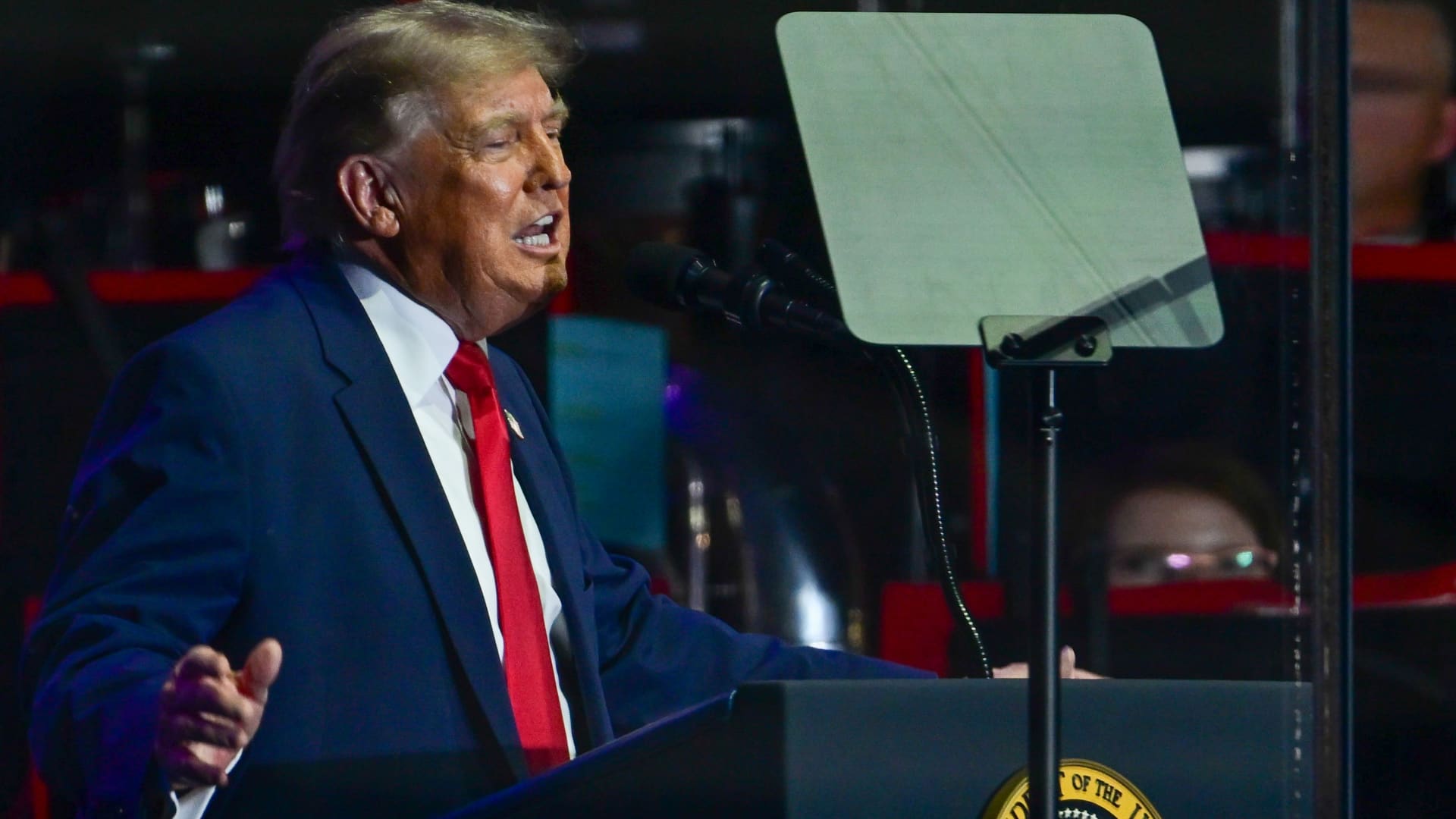 Teleprompter operator allegedly made Kalshi bets on Trump statements; CFTC investigating