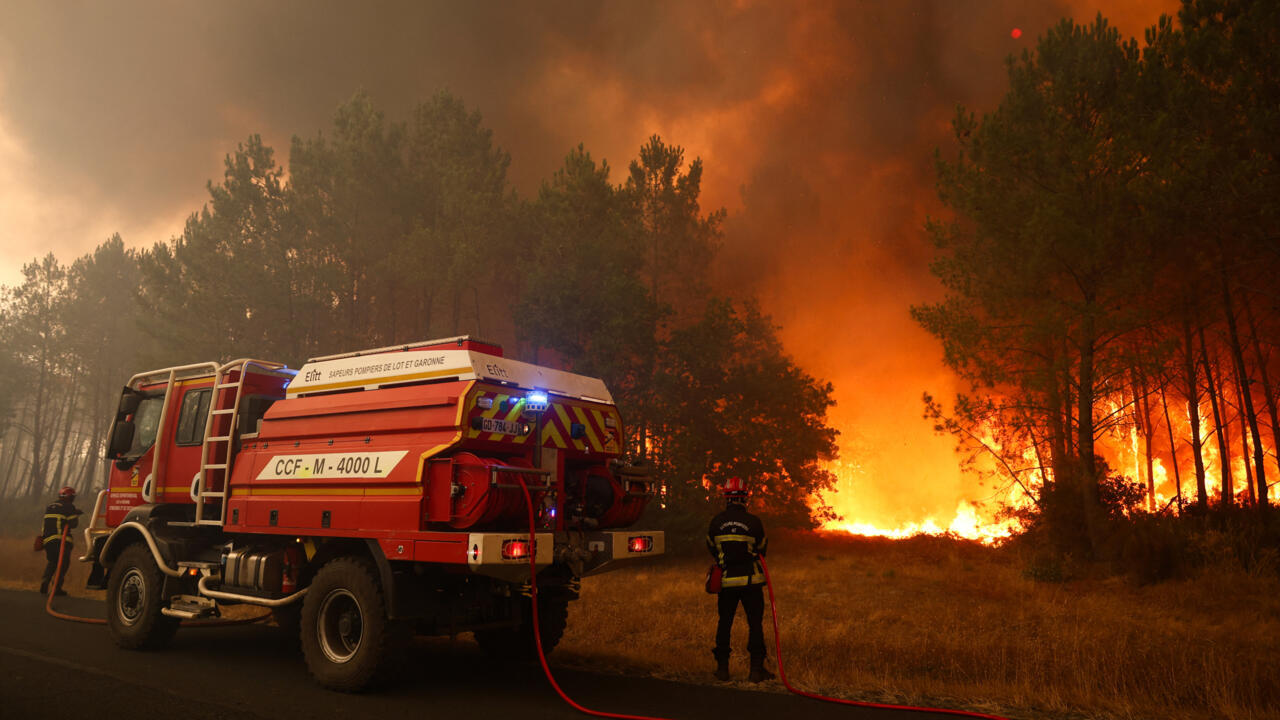 Thousands evacuated due to wildfire in France's southwest