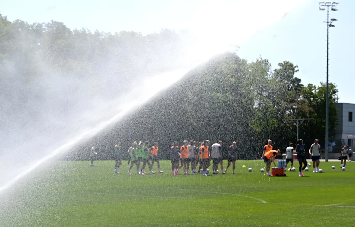 Training Report: First teamers put in work at Bayern Munich in front of club bigwigs