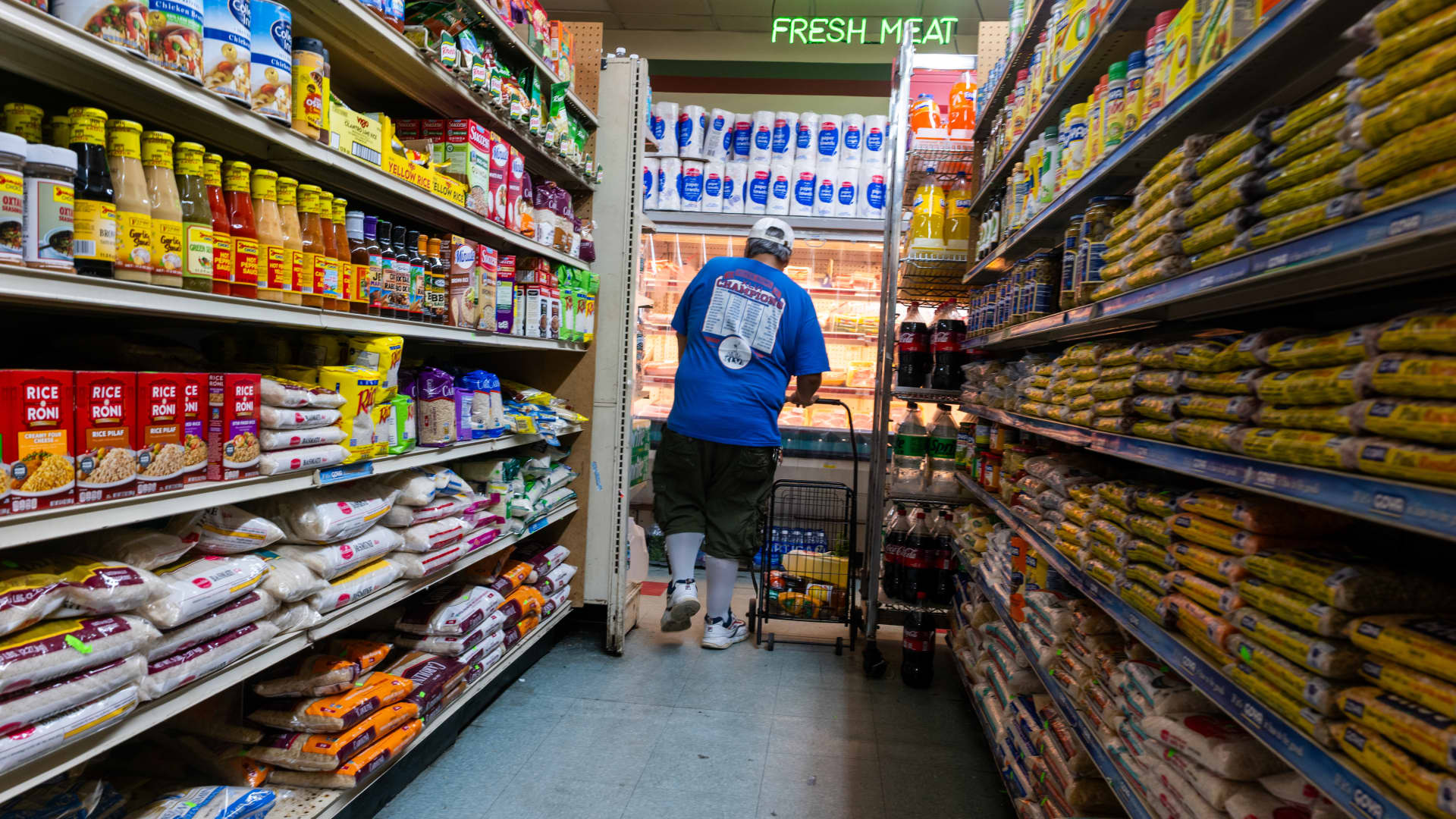 U.S. grocery slowdown deepens as shoppers buy fewer items, raising pressure on food companies