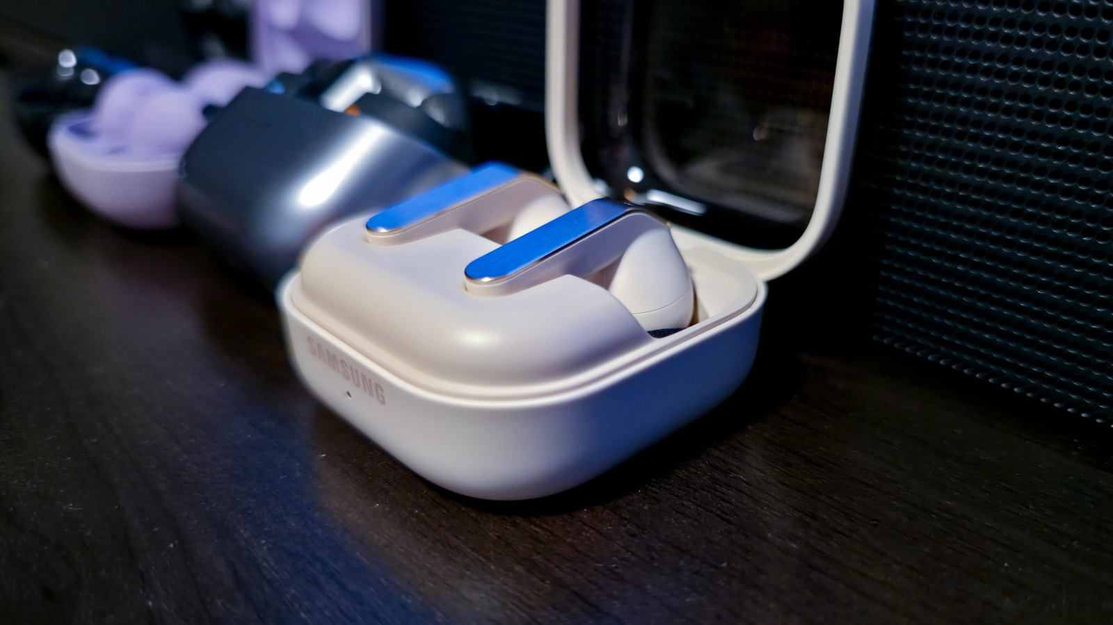 What's the difference between active noise canceling and passive?