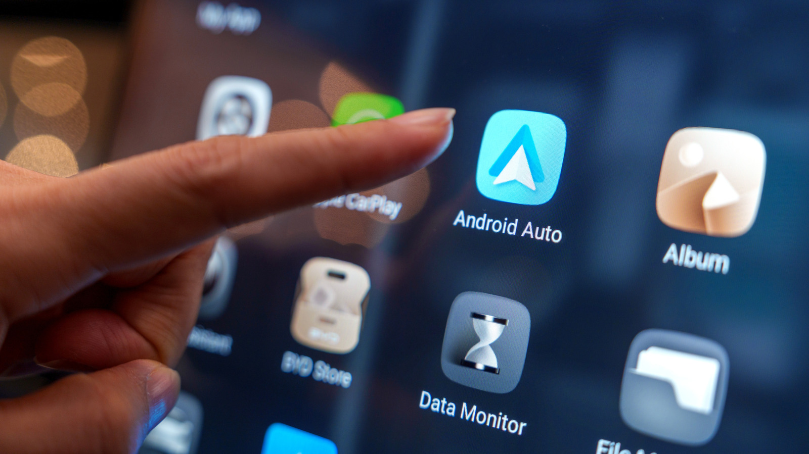 Why does wireless Android Auto use both Bluetooth and Wi-Fi?
