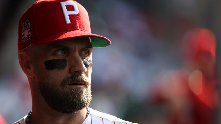 Why Phillies, Yankees hat logos look different on Sunday Night Baseball