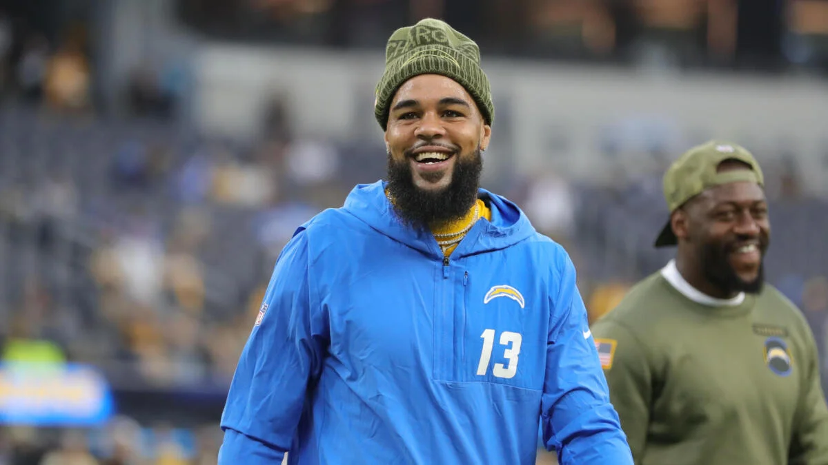
                        2026 NFL free agency tracker: Keenan Allen joins Colts; three of top 100 free agents still unsigned
                    