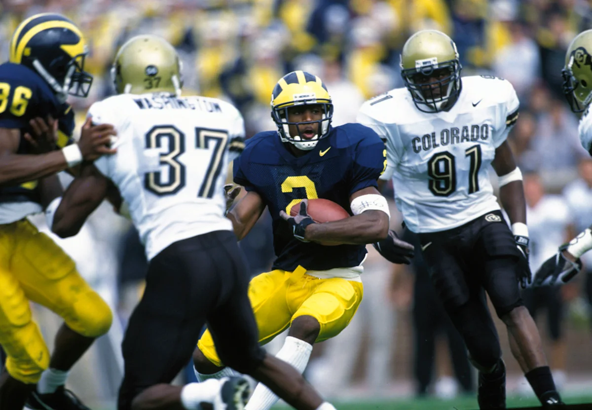 25 best defensive players in college football history